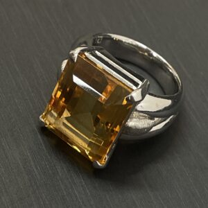 高松市でPT900 シトリンリングを高価買取。プラチナ高騰中のジュエリー買取実績。