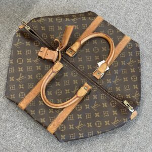 ルイヴィトン モノグラム キーポル45 M41428 ボストンバッグの買取実績画像。ヌメ革にヤケと使用感がある状態。トレリバ高松レインボー通り店。