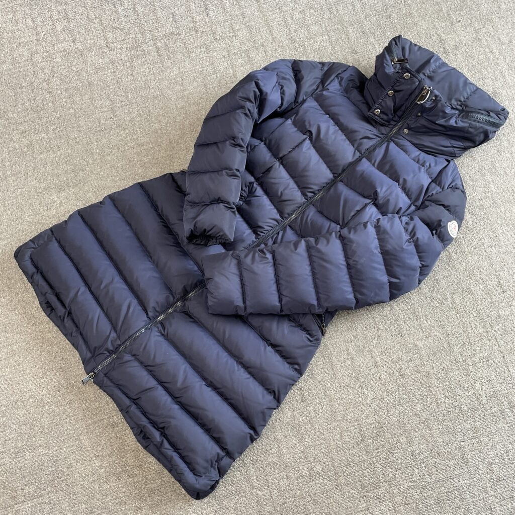 モンクレール フラメッテ（FLAMMETTE）紺色のレディースダウンコート買取実績。高松市でアパレル品高額査定。
