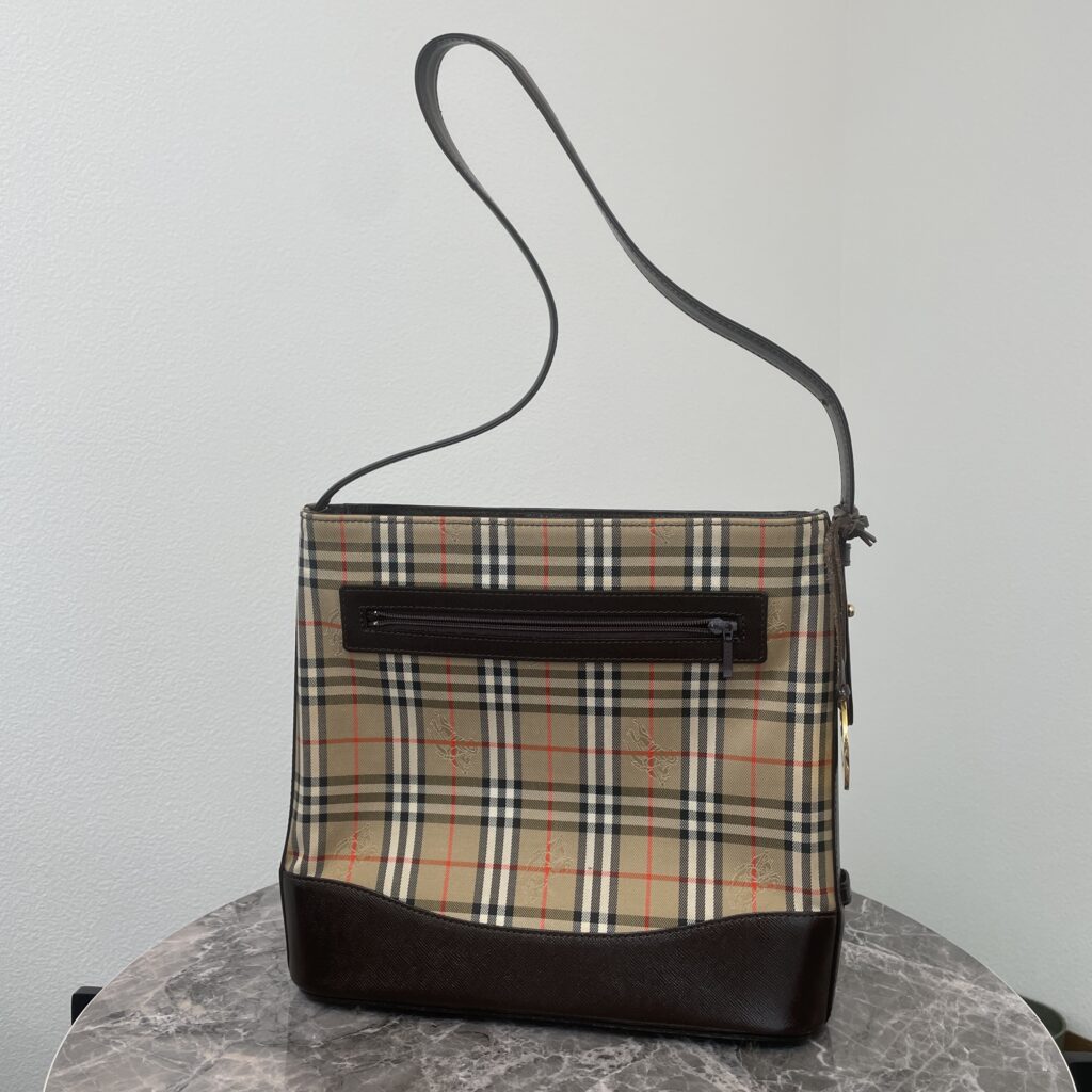 高松市のトレリバが高価買取したバーバリーのノバチェック・ショルダーバッグ。古いバッグやヴィンテージブランドも査定。