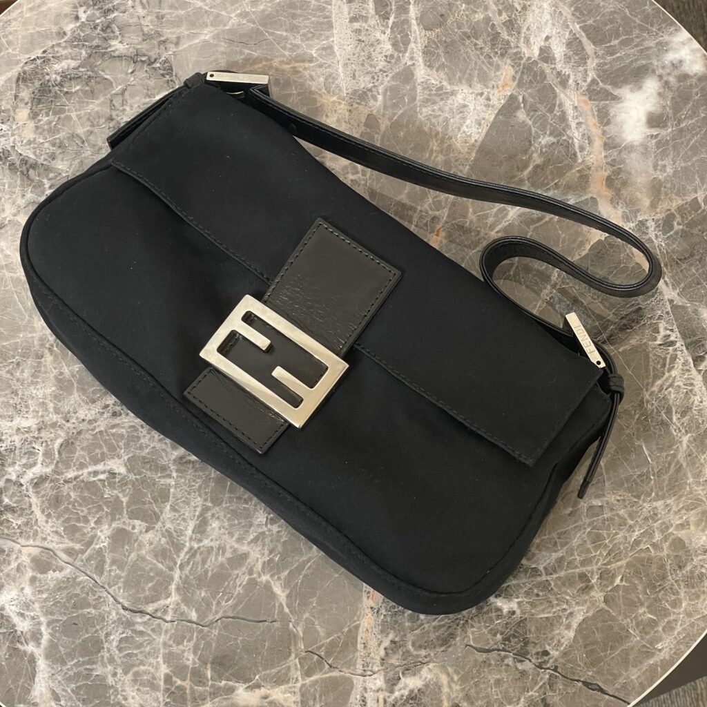 高松市のトレリバ高松レインボー通り店が買取したFENDI（フェンディ）のマンマバケット（黒キャンバス）