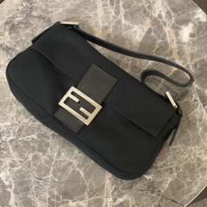 高松市のトレリバ高松レインボー通り店が買取したFENDI（フェンディ）のマンマバケット（黒キャンバス）