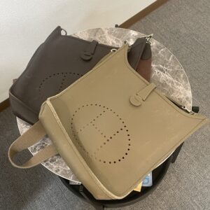 高松市のトレリバ高松レインボー通り店が高価買取したエルメス エヴリン ショルダーバッグ。ショルダーストラップ破損の状態でも買取可能。ブランド品買取を強化中。