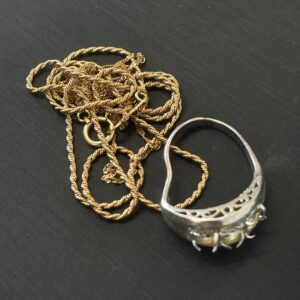 高松市のトレリバが高価買取したK18やK10などの金（ゴールド）ネックレスとリングのまとめ。切れたチェーンや古いジュエリーも歓迎。