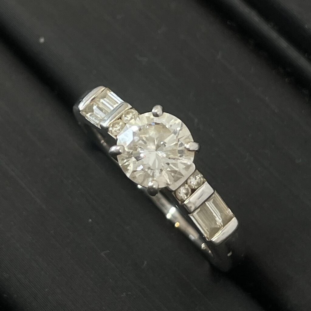 高松市のトレリバが高価買取したPT900のダイヤモンドリング。プラチナ相場高騰につきジュエリー買取を強化中。