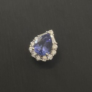高松市のトレリバが高価買取したPT900（プラチナ）のタンザナイトとダイヤモンドがあしらわれたペンダントトップ。