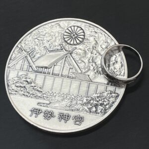 高松市のトレリバ高松レインボー通り店が高価買取したSV1000（純銀）伊勢神宮記念メダル。銀相場高騰で貴金属買取を強化中。