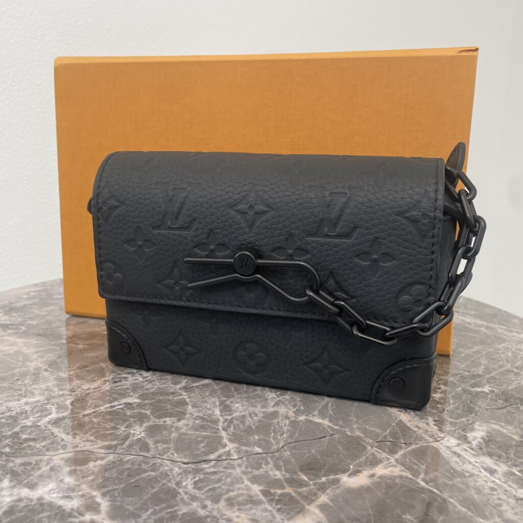 高松市のトレリバが高価買取したルイ・ヴィトンのスティーマー・ウェアラブル ウォレット (M81746)。現行モデル・バッグ買取強化中。