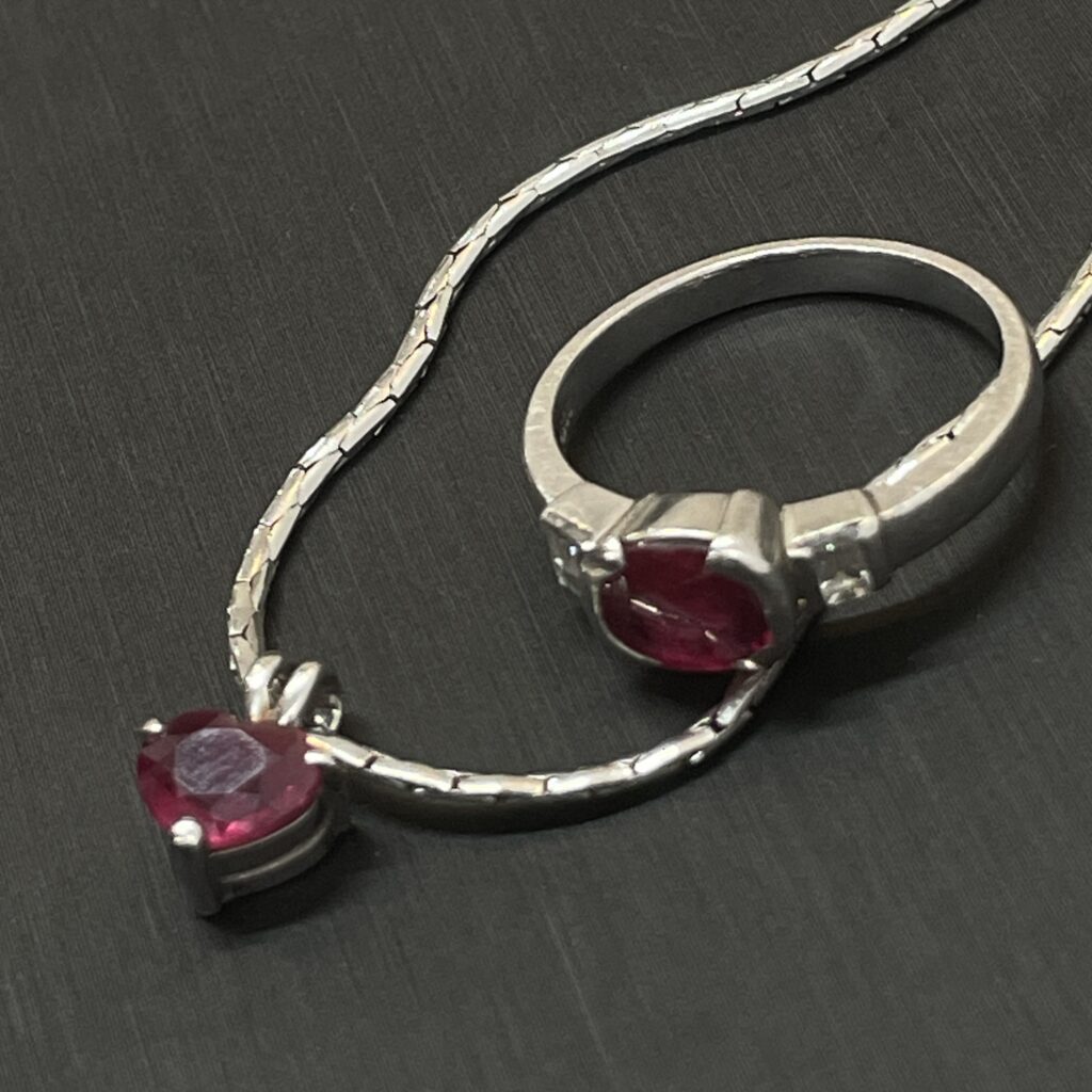 【高松市 宝石買取】 PT（プラチナ）のルビーリング・ネックレスを高価買取しました。色石・貴金属のW査定強化中。