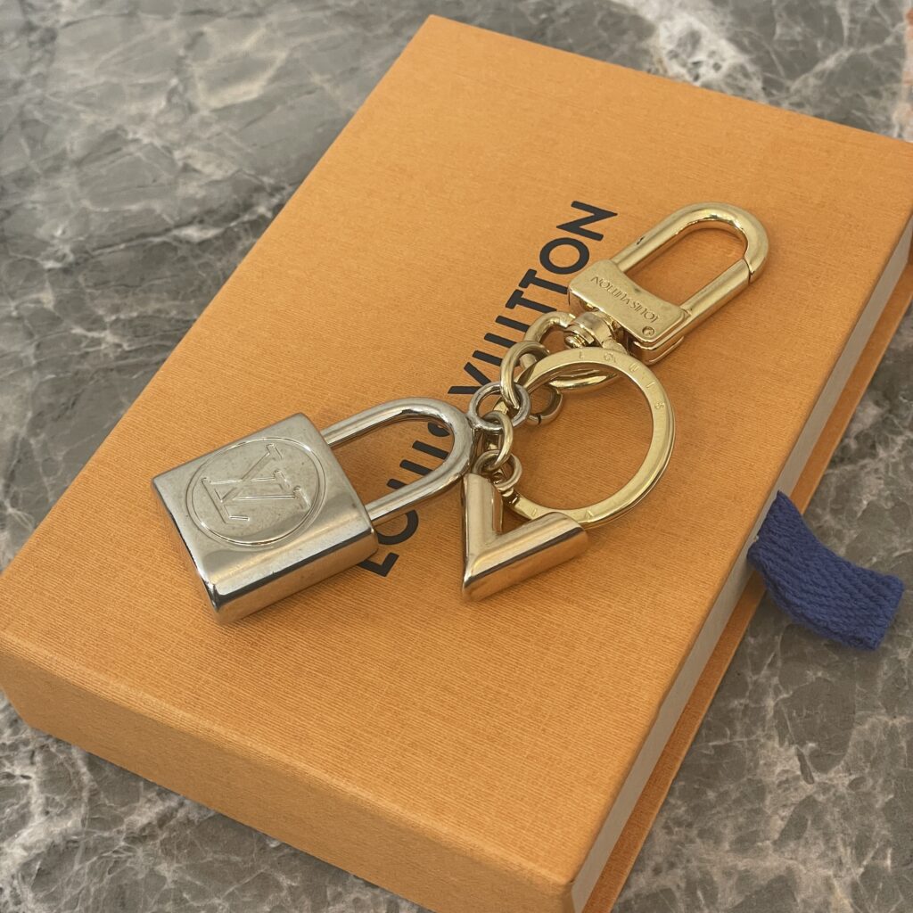 高松でルイ・ヴィトン カレイドV パドロック キーホルダー（M67376）を高価買取！バッグチャームや小物の査定なら。