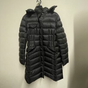 【高松市 モンクレール買取】 人気モデル HERMINE（エルミンヌ） ダウンコートの高価買取実績。中古アパレルも専門査定。