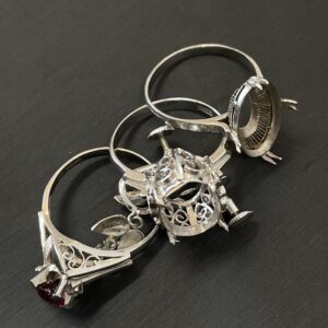 高松でPT900 プラチナ リング枠など壊れた貴金属・ジャンクジュエリーを高価買取。石なし、変形も歓迎。