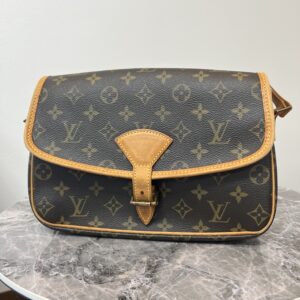 高松でルイ・ヴィトン ソローニュ（M42250）を高価買取！廃盤モデルや傷ありバッグの査定なら。