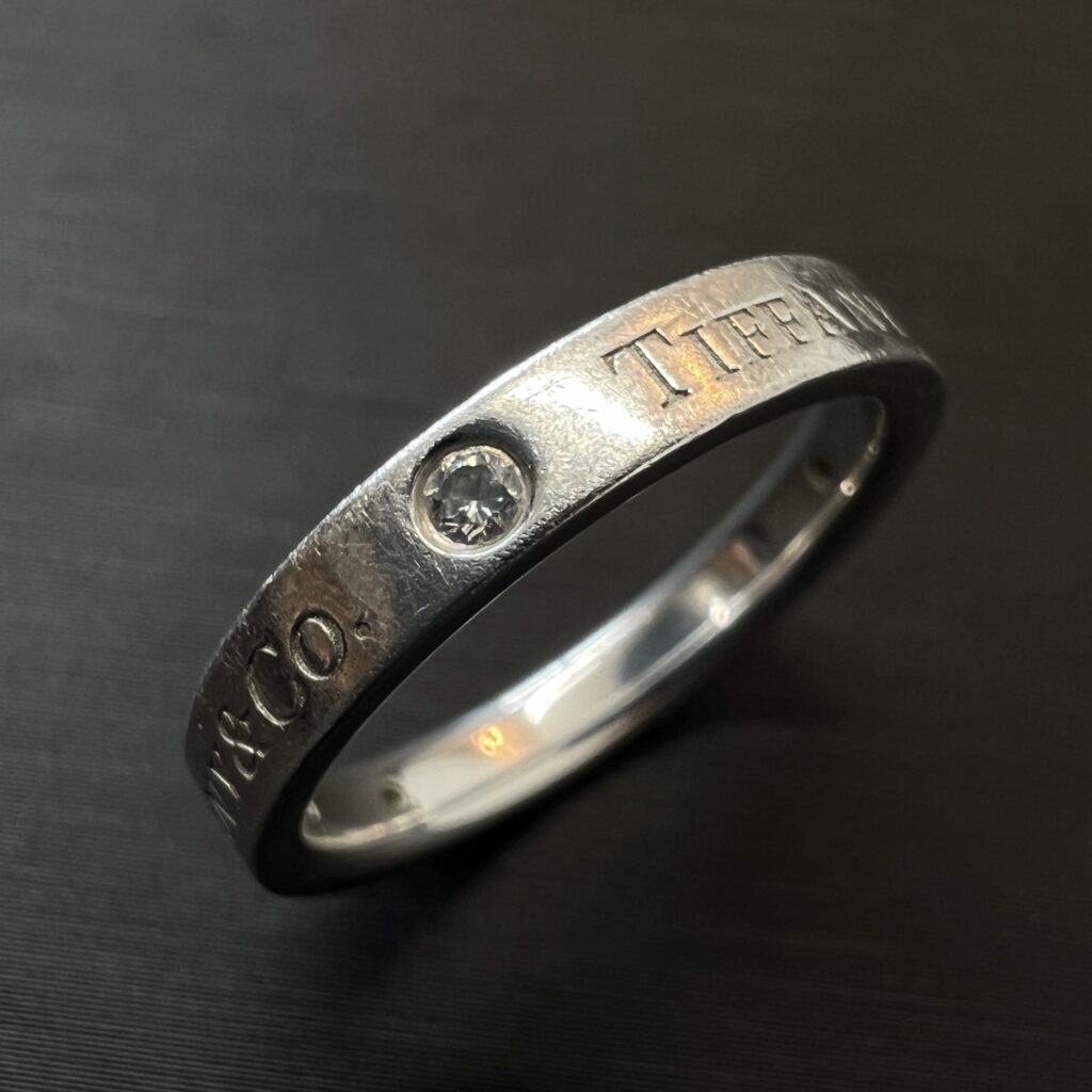 高松市でティファニー フラット バンドリング PT950を高価買取。ブランドジュエリー・シルバー製品の査定なら。