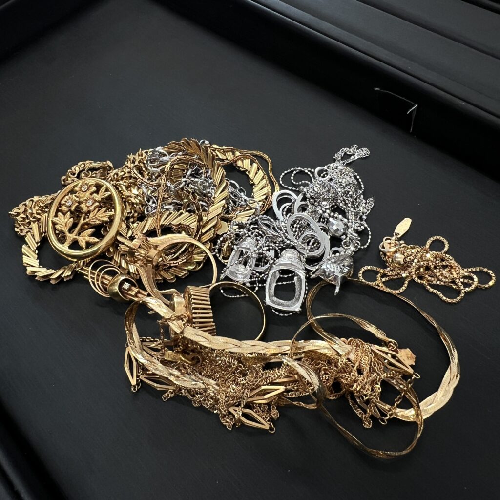 高松市でK18ネックレス・貴金属を最高値買取。金相場高騰中の今がチャンス。