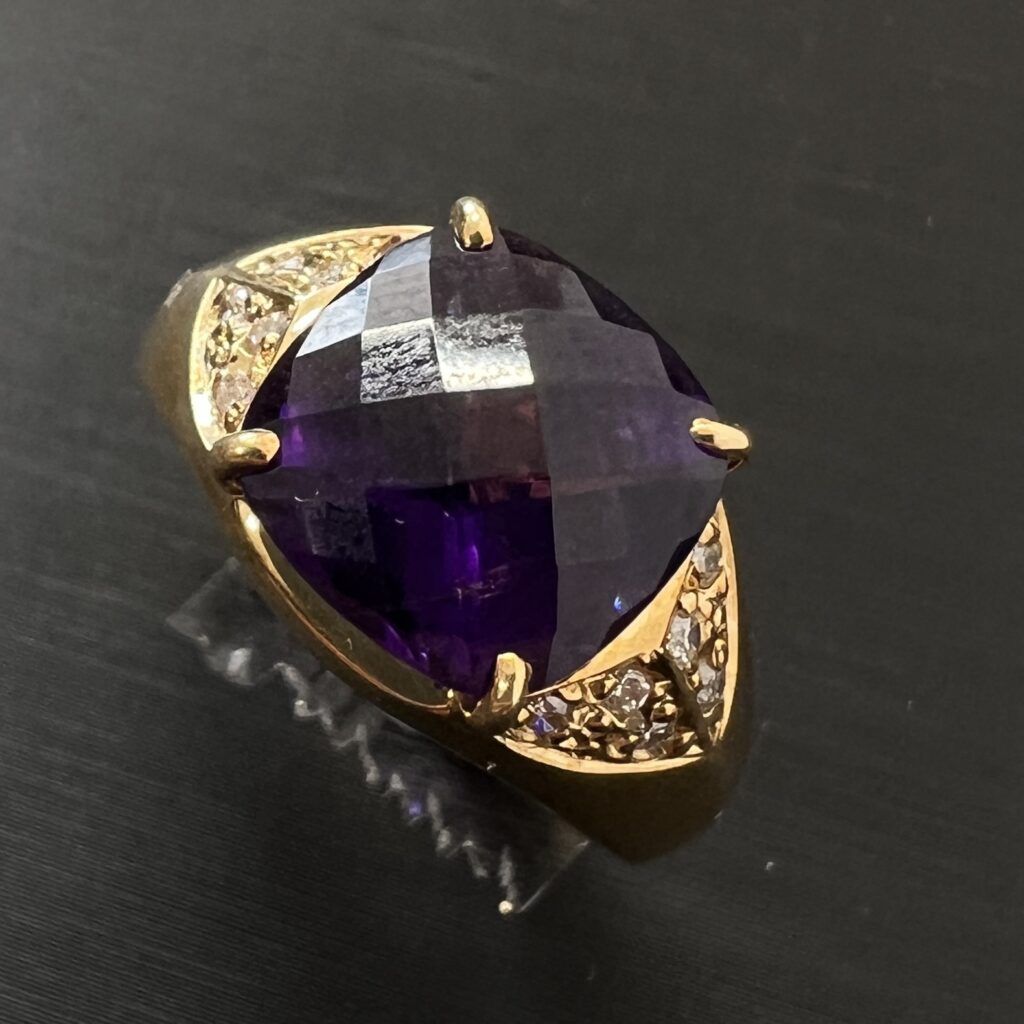 高松市でアメジストの指輪を高価買取。宝石・地金の正当な査定なら。