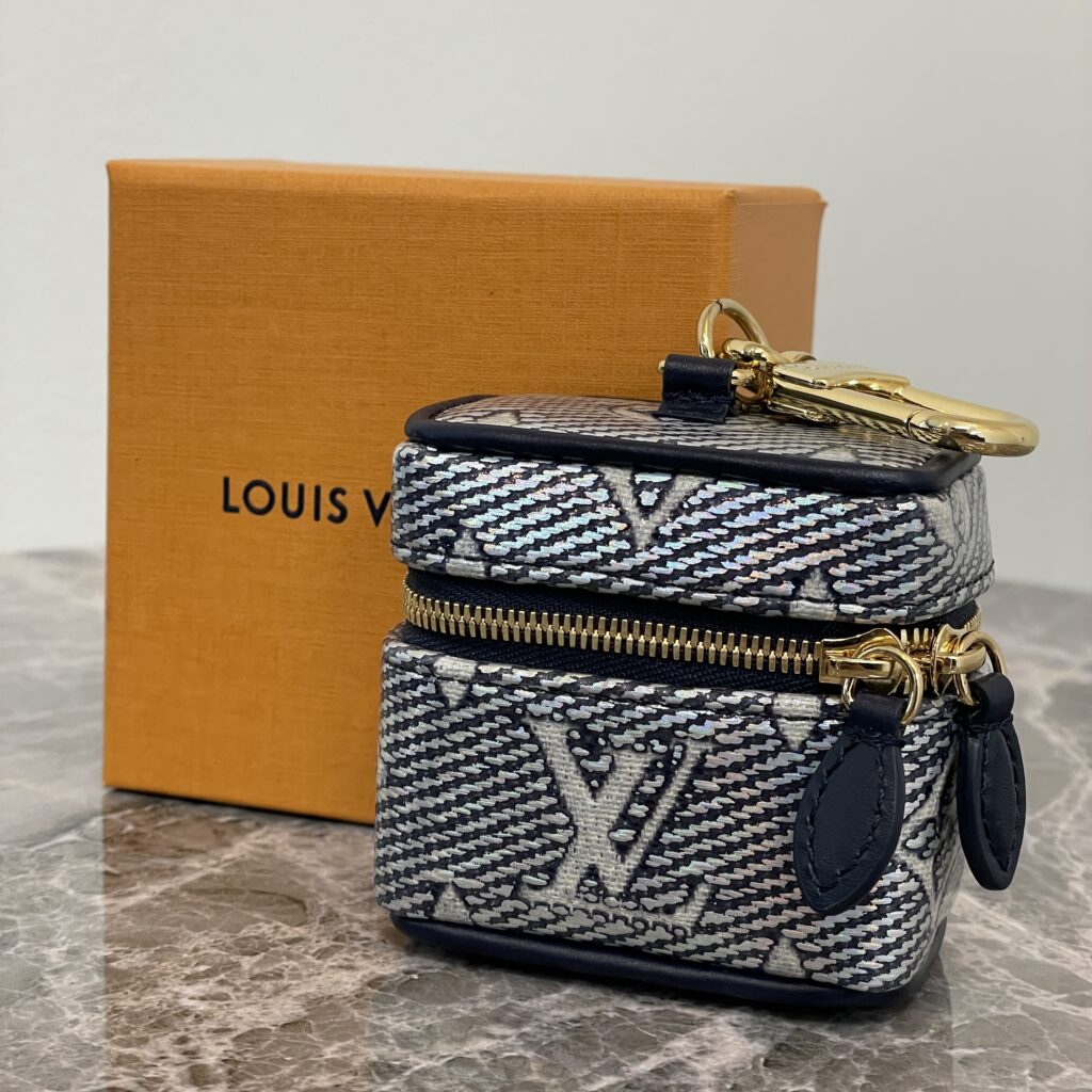 高松市でルイ・ヴィトンのマイクロバニティ・バッグチャームを未使用品高価買取。