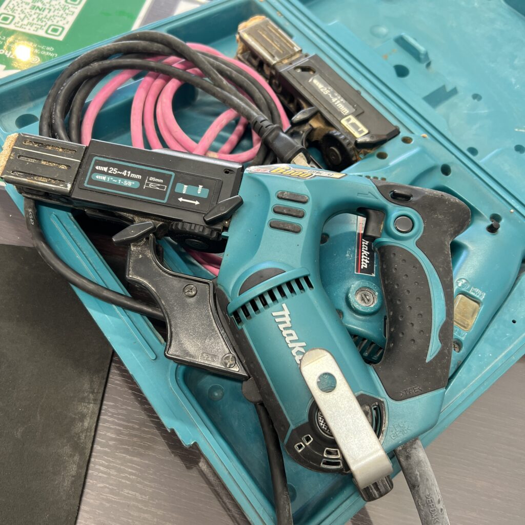 高松市で買取したマキタの40Vmax充電式インパクトドライバTD002Gのフルセット