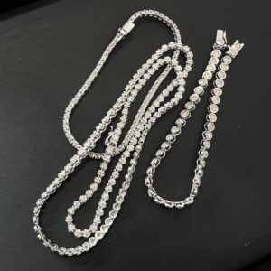 高松市でプラチナ・ダイヤモンドテニスブレスレットを高価買取。宝石・ジュエリー査定。