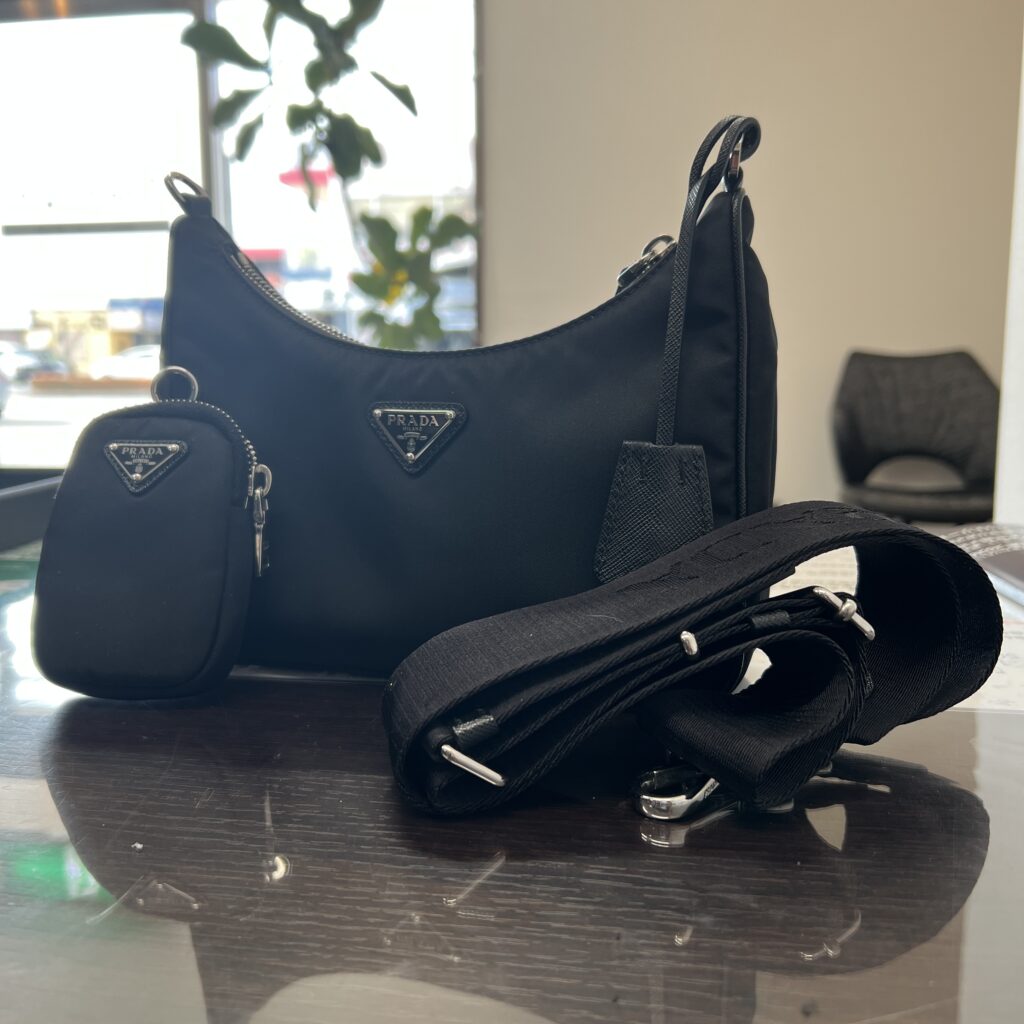 高松市でプラダ Re-Edition 2005を高価買取。1BH204の査定なら。