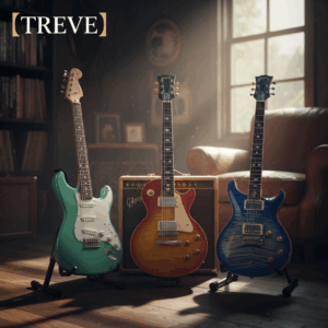 「【TREVE】」のロゴが左上に配された、陽光が差し込むヴィンテージ調の音楽ルーム。中央にはギブソン(Gibson)レスポール、左にはフェンダー(Fender)ストラトキャスター、右にはPRS風のブルーのギターが並び、中央奥には真空管アンプが鎮座している。革張りのソファや書棚が並ぶ落ち着いた空間で、一本ごとの鳴りとコンディションを見極める、高松市の楽器買取専門店「TREVE」の専門査定イメージ。