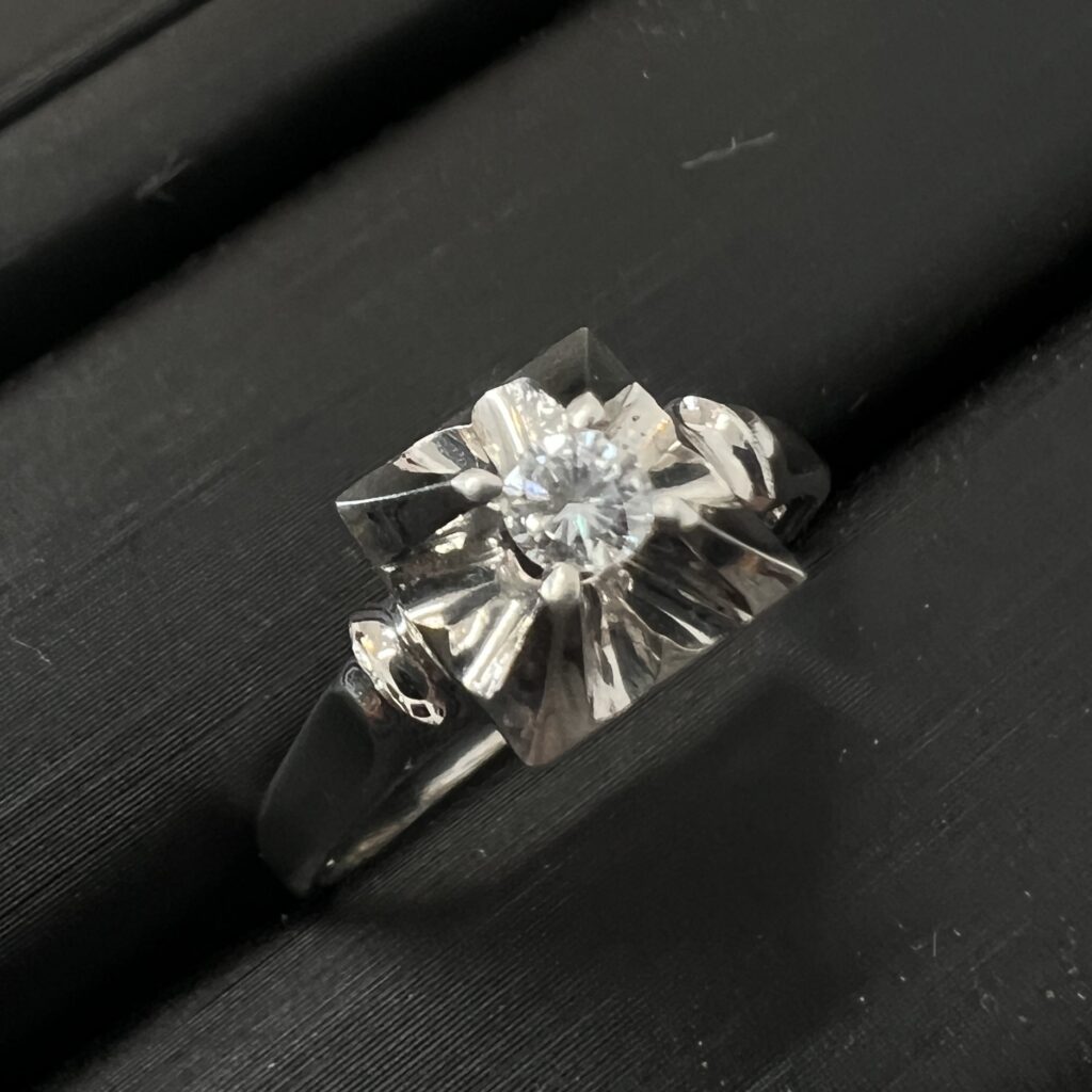 高松市で買取したプラチナダイヤモンドリング。一粒ダイヤの立て爪指輪。