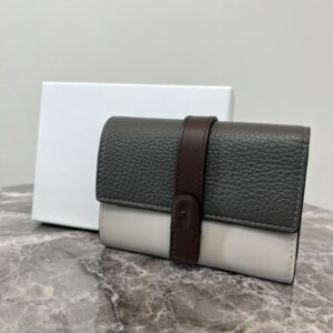 高松市のトレリバで買取したフルラの未使用3つ折り財布。ブランド財布の買取、無料査定。