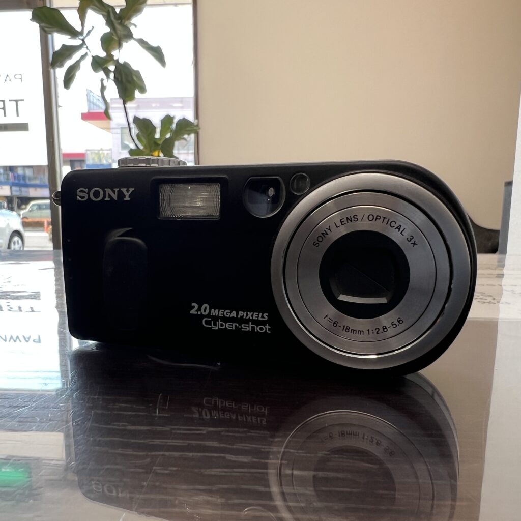 高松市のトレリバで買取したSONY（ソニー）サイバーショットのデジタルカメラ。