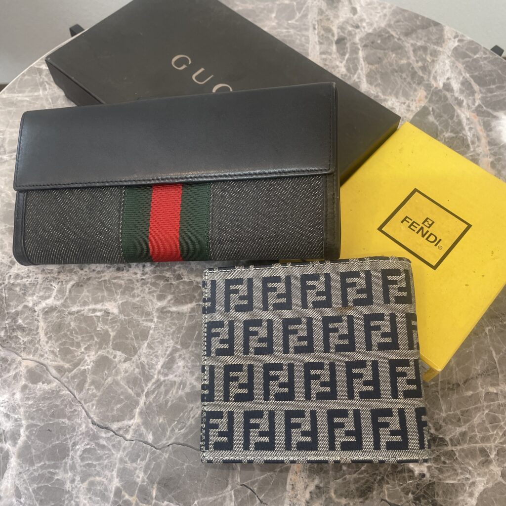 高松市のトレリバで買取したフェンディとグッチのブランド財布。内側剥がれあり。