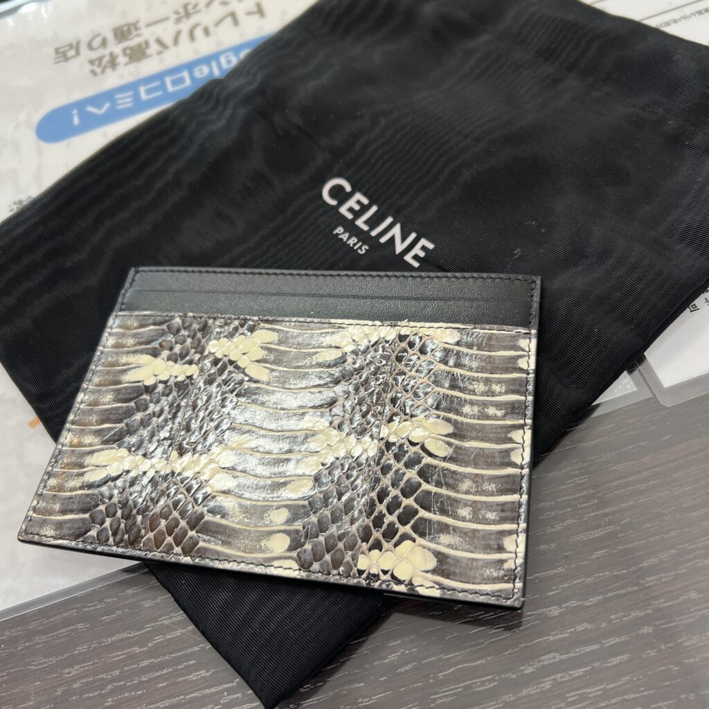 高松市のトレリバで買取したセリーヌのパイソンレザーカードケース。ブランド小物高価査定。