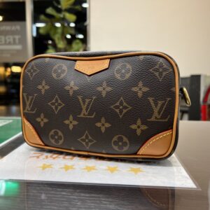 高松市で店頭買取したルイ・ヴィトンのトロカデロ・ウェアラブル ウォレット（M14058）。