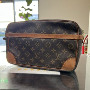 高松市のトレリバで買取したルイ・ヴィトンのセカンドバッグ「コンピエーニュ28」。