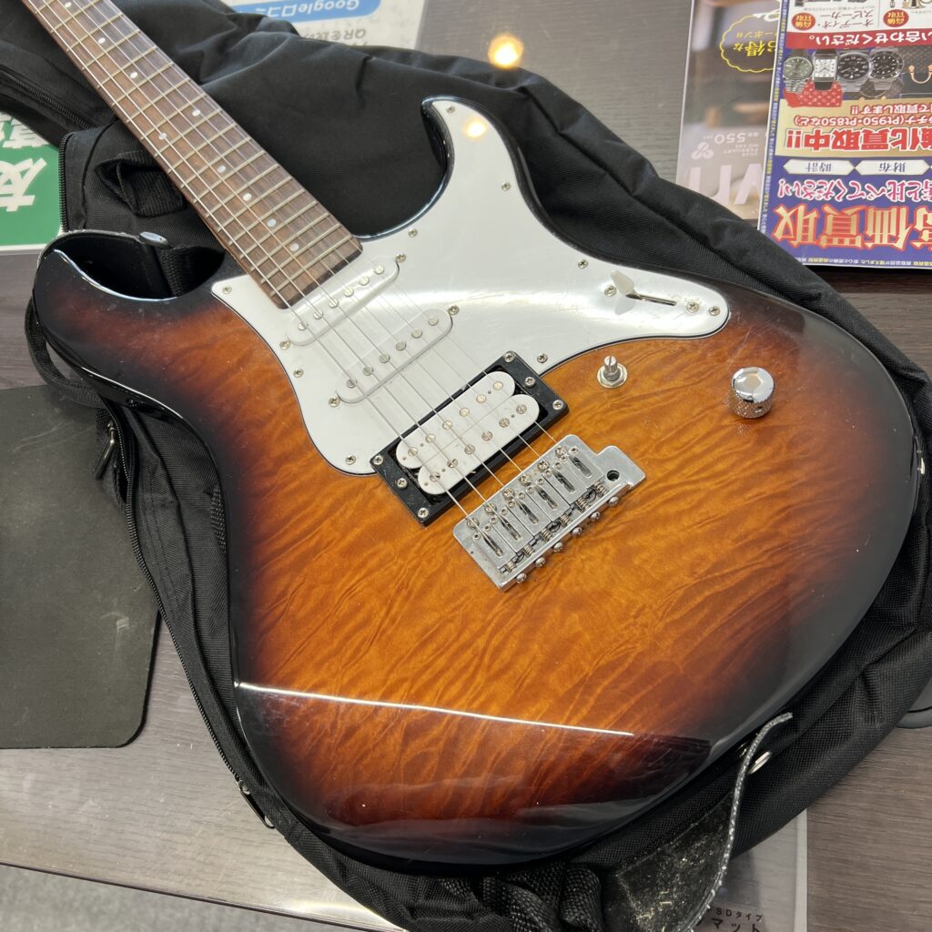 高松市で買取したヤマハのエレキギター PACIFICA（パシフィカ） 212VQM。サンバーストカラー。