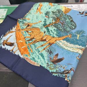 高松市のトレリバで買取したエルメスのカレ90。アフリカ柄。シルクスカーフ。ブランド小物査定。