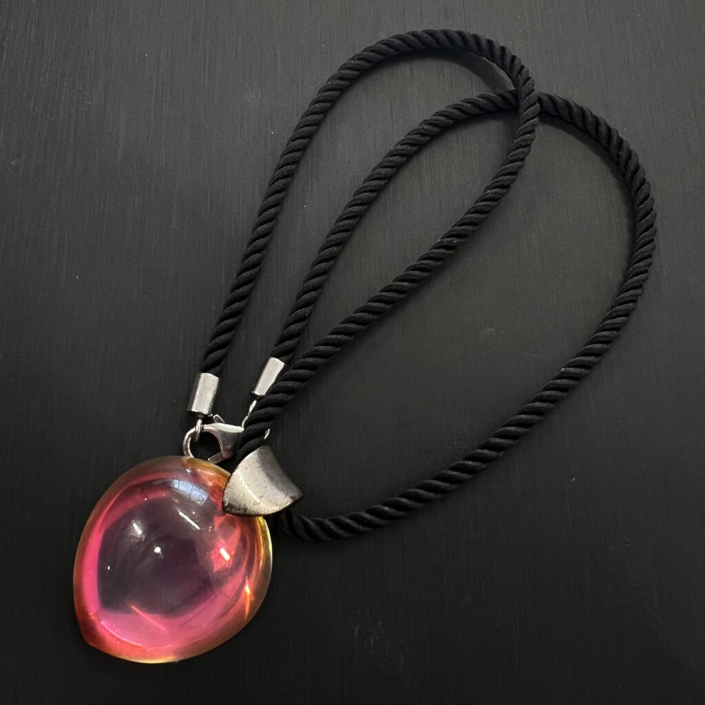 高松市のトレリバで買取したバカラ（Baccarat）のクリスタルネックレス。