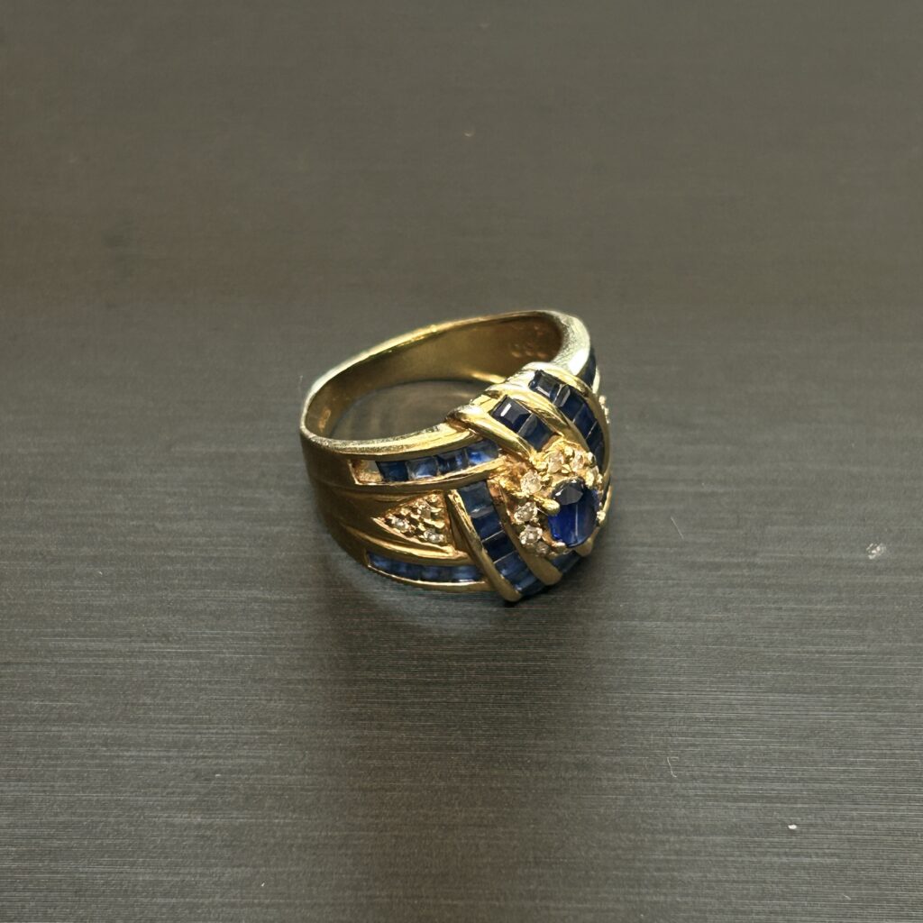 高松市のトレリバで買取したK18サファイアダイヤモンドリング。宝石・貴金属の誠実査定。