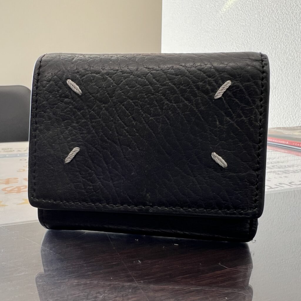 高松市のトレリバで買取したメゾンマルジェラの三つ折りミニ財布。ブランド小物の査定。
