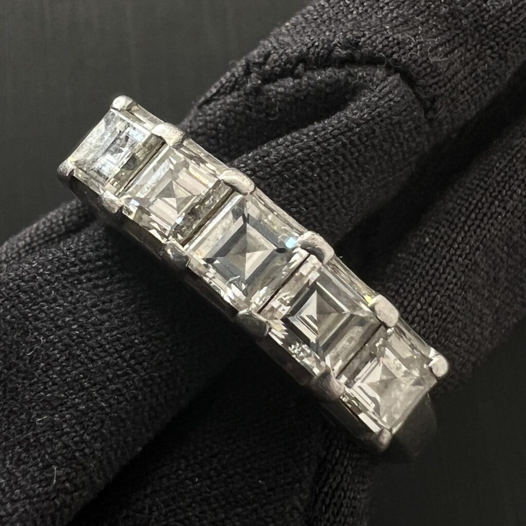 高松市のトレリバで買取したPM900ダイヤモンドリング。古いプラチナ刻印のジュエリー査定。