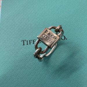 高松市のトレリバで買取したティファニー1837スモールダブルロックリング（シルバーAg925）の画像。