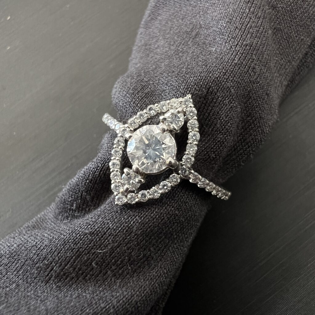 高松市のトレリバで買取したプラチナダイヤモンドリングの画像。