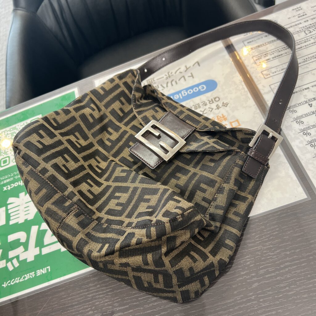 高松市のトレリバで買取したFENDI（フェンディ）ズッカ柄ワンショルダーバッグの画像。ブランド品・ヴィンテージバッグの査定実績。