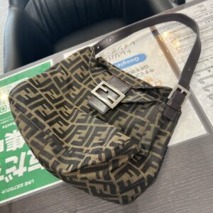 高松市のトレリバで買取したFENDI（フェンディ）ズッカ柄ワンショルダーバッグの画像。ブランド品・ヴィンテージバッグの査定実績。