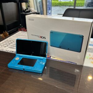高松市のトレリバで買取したニンテンドー3DS（アクアブルー）本体と外箱の画像。