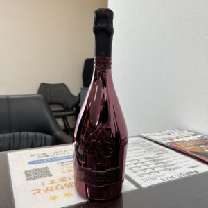 高松市のトレリバで買取したアルマンド ロゼ（ピンク）のボトル写真