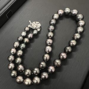 高松市のトレリバで買取したSV（シルバー）ブラックパールネックレスの画像。黒蝶真珠や冠婚葬祭ジュエリーの査定実績。