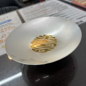 高松市のトレリバで買取した純銀製の銀杯（SV1000）。裏面の刻印を確認し、当日の銀相場を反映した高価査定。