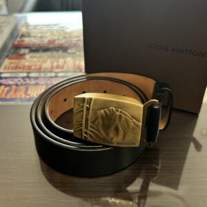 高松市のトレリバで買取したルイ・ヴィトンのヴィンテージメンズベルト。箱付きゴールドバックルの査定。