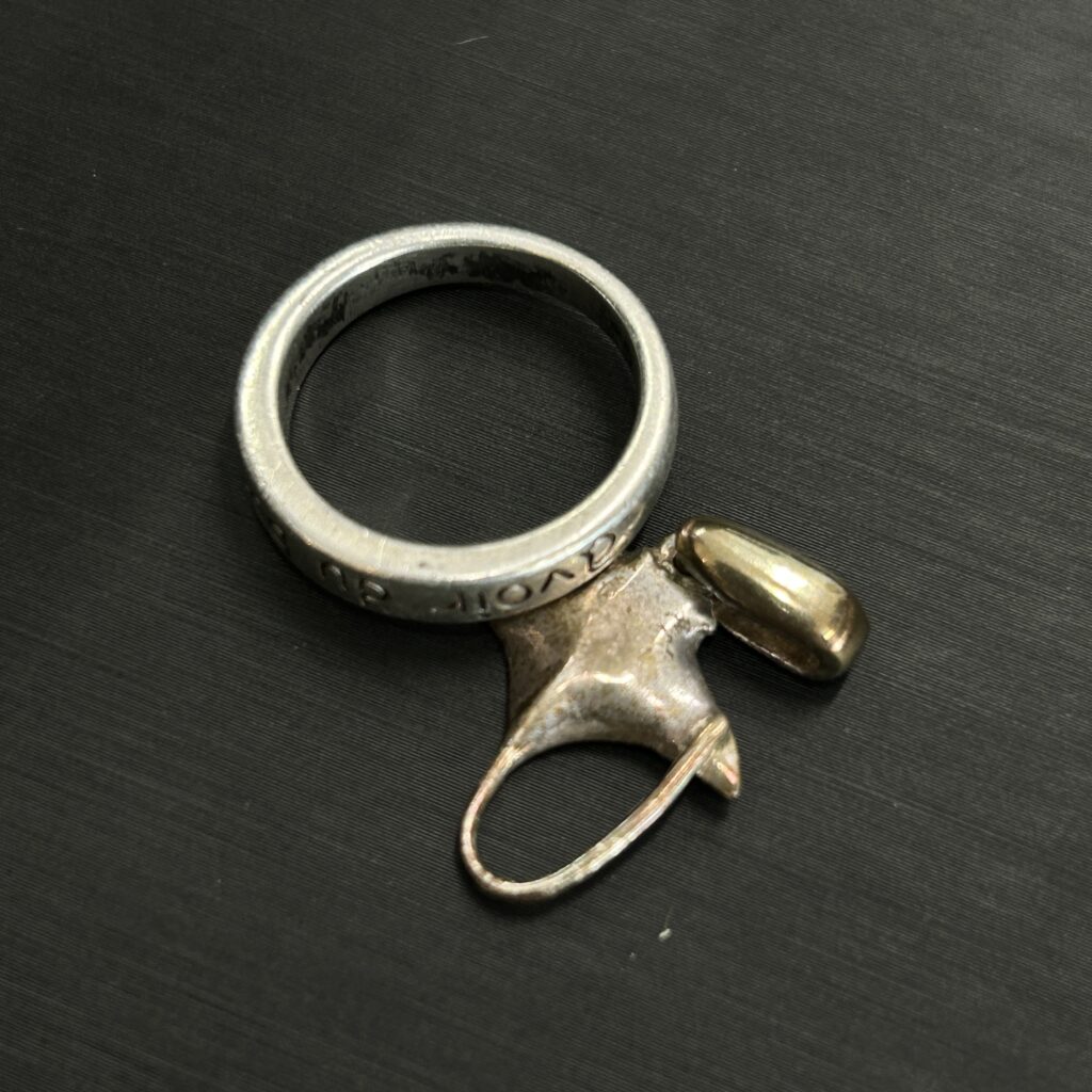 高松市のトレリバで買取したSV925シルバーリング。刻印入りのアクセサリー。
