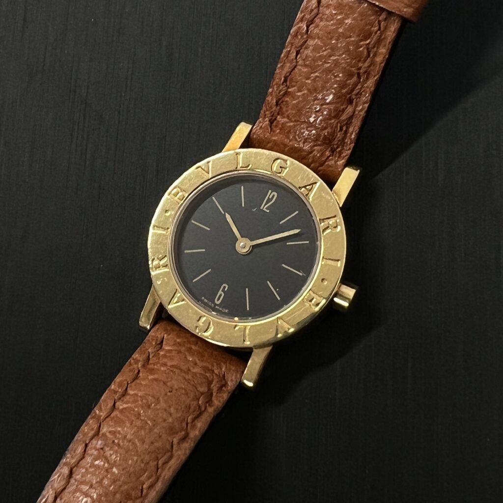 高松市のトレリバで買取したブルガリ（BVLGARI）の金無垢腕時計BB23GL。K18イエローゴールドのケースと黒文字盤。