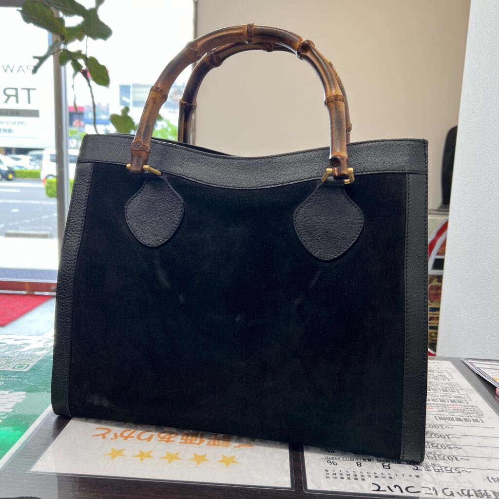 高松市のトレリバで買取したグッチ（GUCCI）バンブーラインのスエードハンドバッグ。
